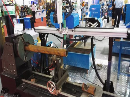 Машина за рязане на въздух с малка / малка форма CNC