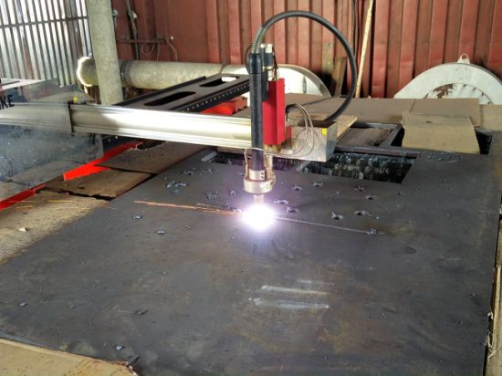CNC мека стомана пластина рязане машина преносими плазма метални машина за рязане